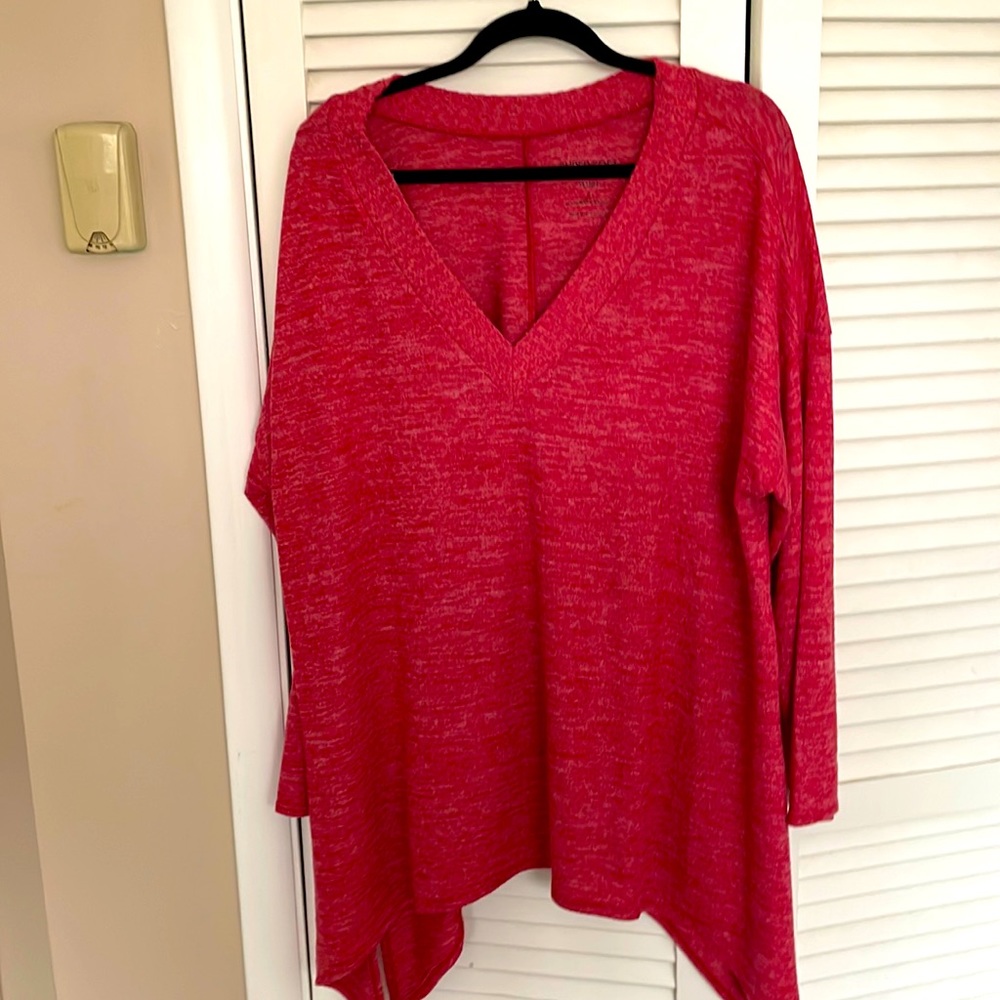 Light weight Torrid shark hem pink sweater
